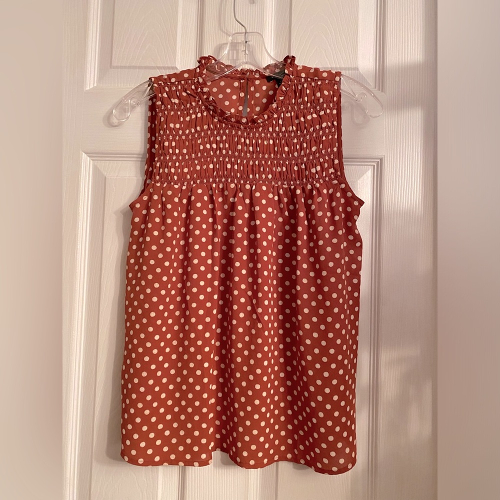 NWT ANN TAYLOR TOP XS POLKA DOT SLEEVELESS RUFFLE HIGH NECKLINE SMOCKING BUST
